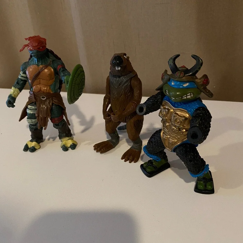 TMNT Ninja Turtles Action Figures Lot Raphael‎ Leonardo Beaver Accessories